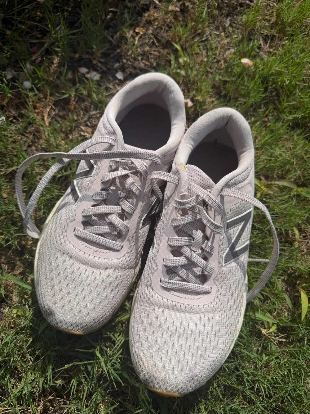 New Balance Women's Light Gray Athletic Running Shoes